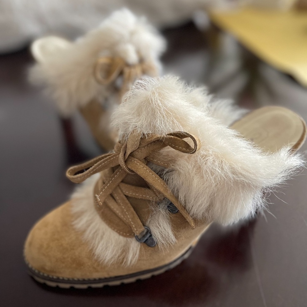 COACH ~ “Kristy” tan suede shearling backless heeled clog Sz 7